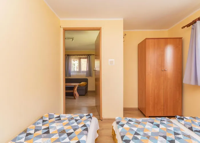 Pod Zlotym Debem Jaktstuga